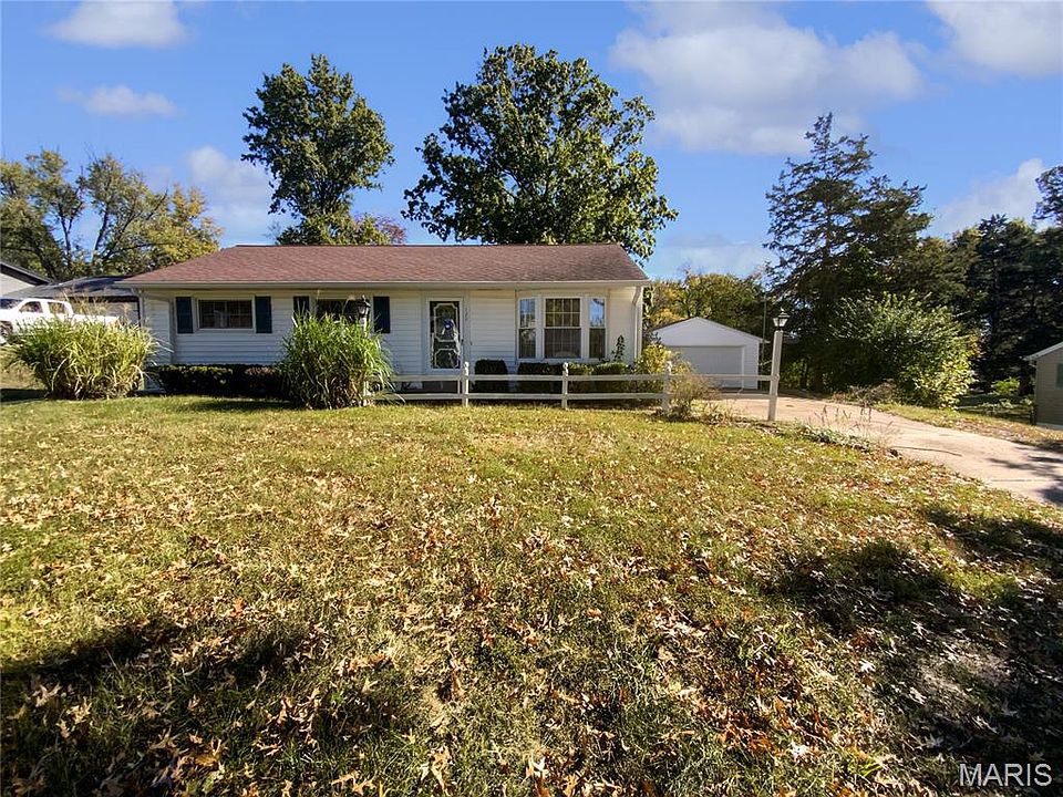 1st image of 120 Birchwood Dr