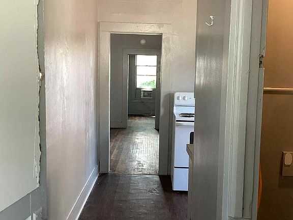 3rd image of 349 S Wood St APT 2