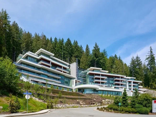3101 Burfield Pl #303, West Vancouver, BC V7S 0B8