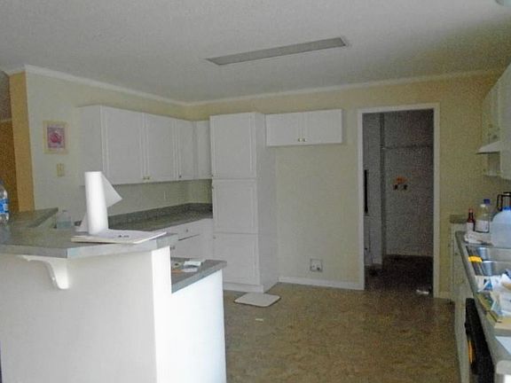 5th image of 1155 Peppertree Dr