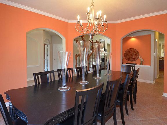The wonderful flow and design are sure to catch your attention.