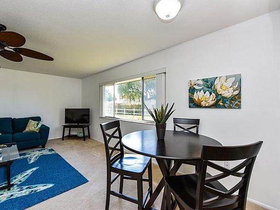 4th image of 3928 Ashwood Ln #58
