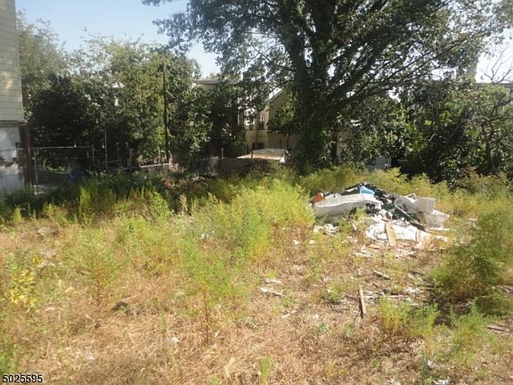 3rd image of 153 1/2 Mount Prospect Ave