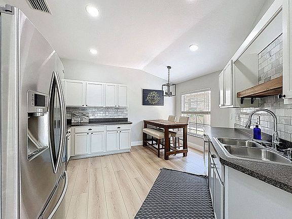5th image of 9160 Southern Charm Cir