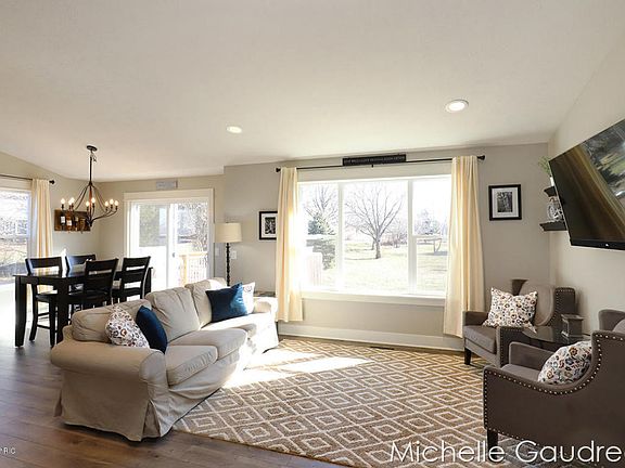 4th image of 4554 Juneberry Ct