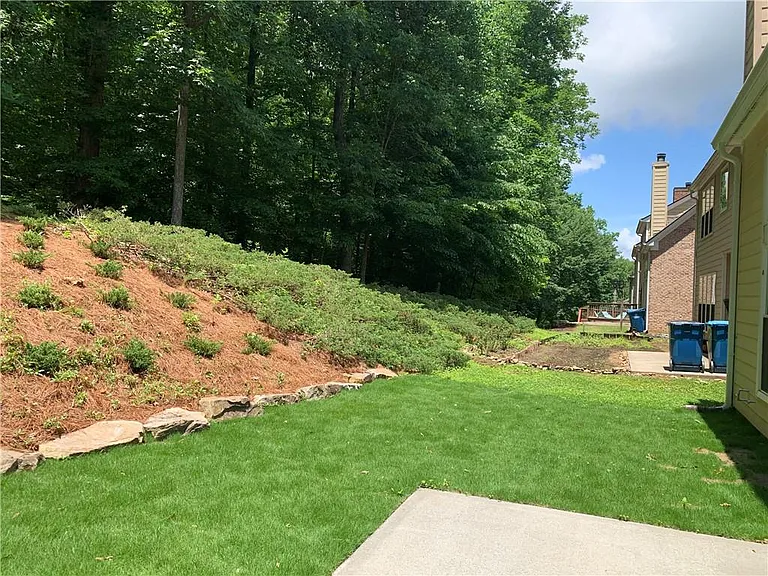 3470 Stoneham Dr — Photo 3