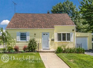 5 Sanford Ct, Valley Stream, NY 11581