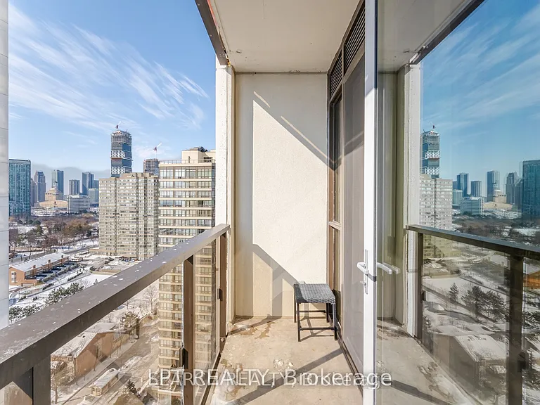 30 Elm Dr W #1708 — Photo 8