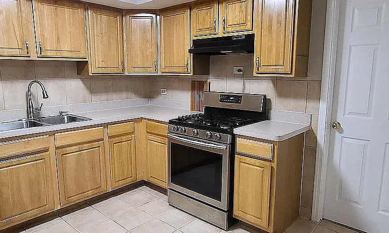105 Dover Dr #3 — Photo 3