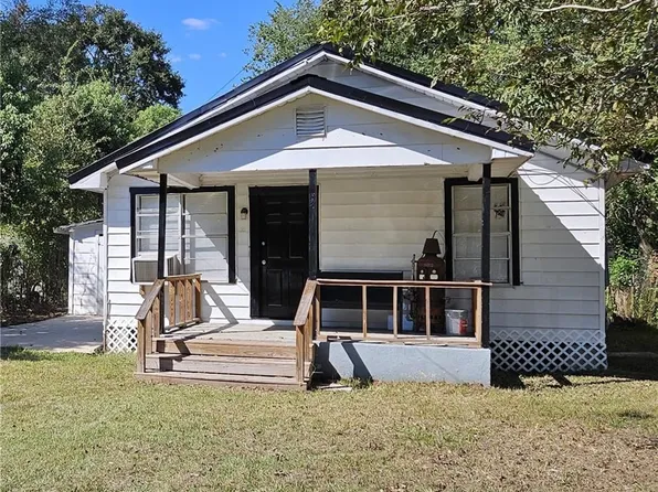 58 11th Ave, Chickasaw, AL 36611