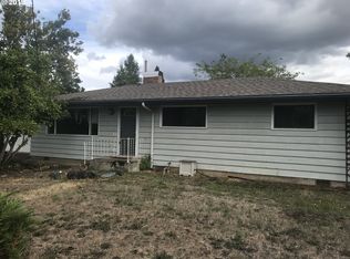 933 Charter Oaks Dr, Roseburg, OR 97471