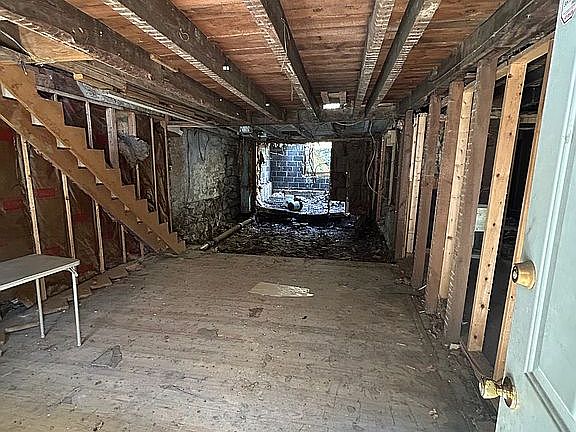 3rd image of 42 Main St