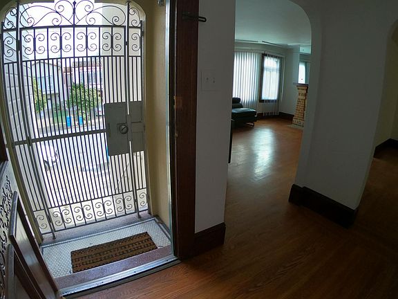 2nd image of 2575 16th Ave