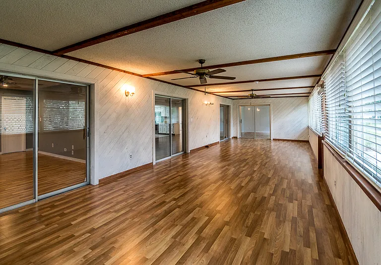 10502 Linger Ln — Photo 14