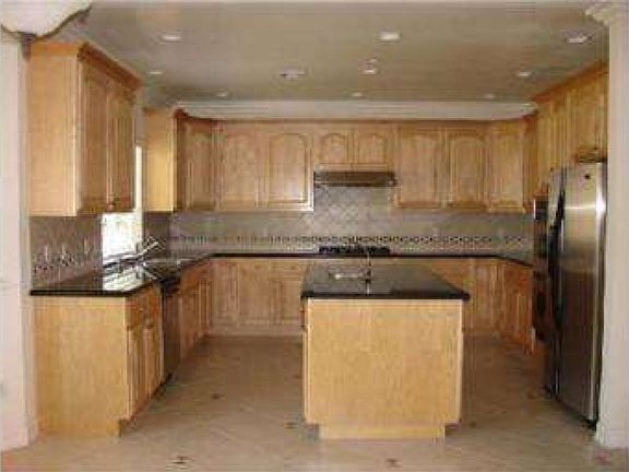 5th image of 515 E Longden Ave