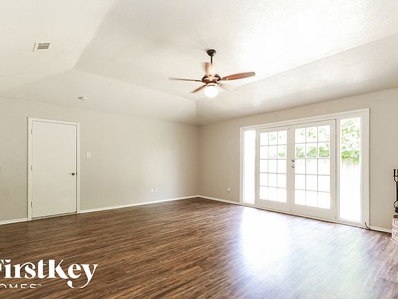 3rd image of 2923 Heritage Colony Dr