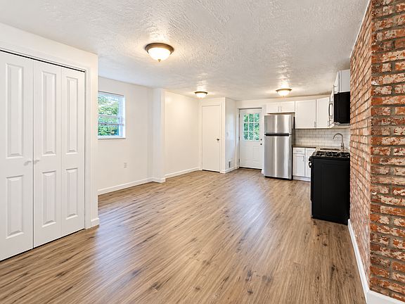 3rd image of 47 Southern Ave APT 6