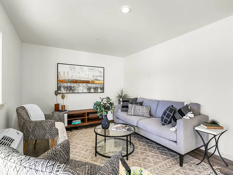 930 W Felicity Ln — Photo 33