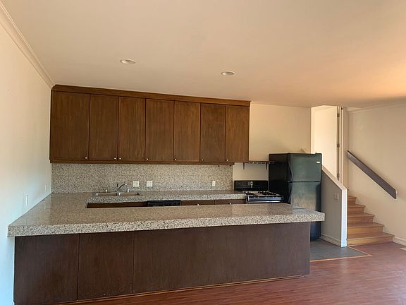 4th image of 8525 Skyline Dr