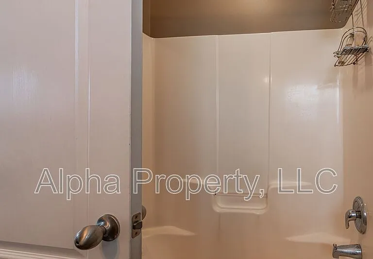 105 Herndon Ct — Photo 13