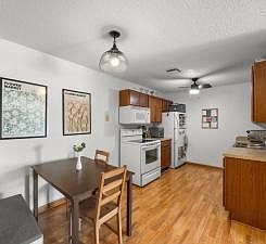 5th image of 4 Pine Tree Dr APT 212