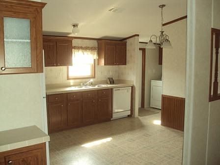 5th image of 1219 SE 8th Ave