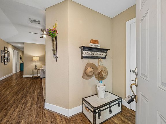 5th image of 18554 Glen Briar Lane