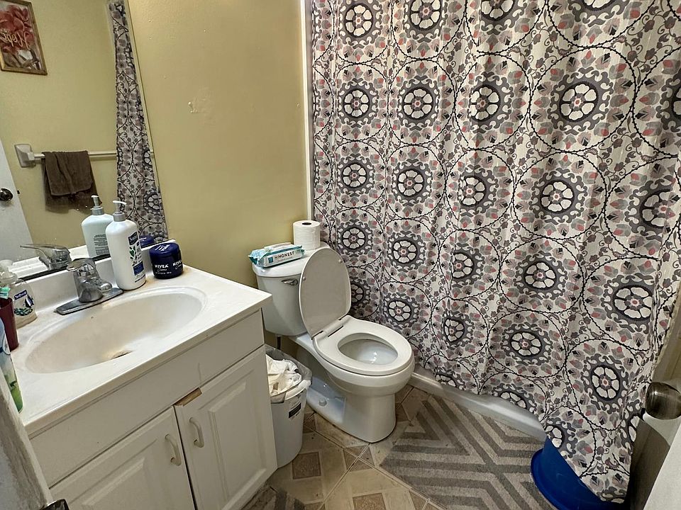 2nd image of 1132 Auburn St APT 107