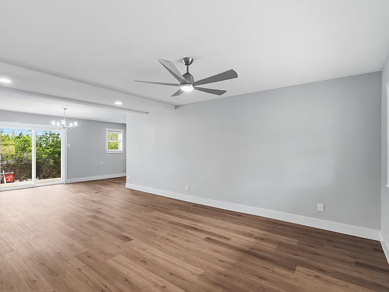 506 Rogers Way — Photo 12