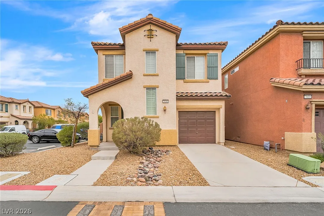 3 bed, 2.5 bath, 1283 sqft, $2,150 — Photo 2