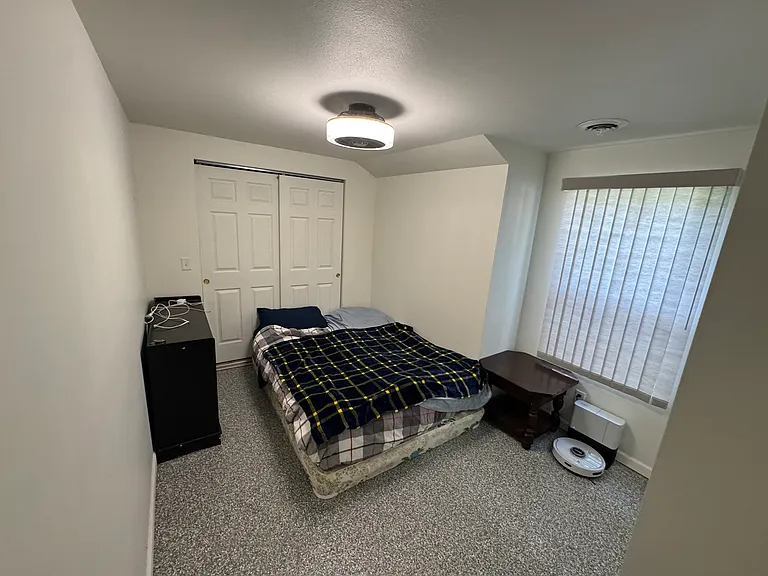 220 W Williams St — Photo 20