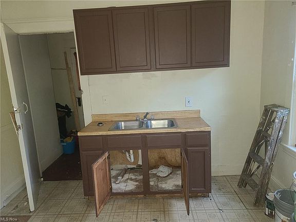 2nd image of 13321 Gainsboro Ave