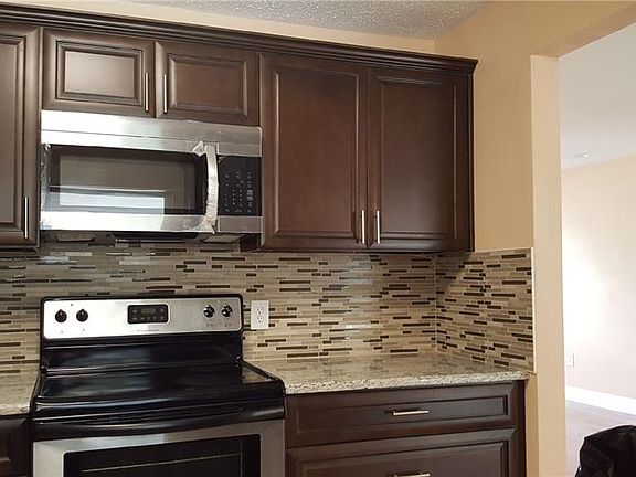 5th image of 6200 Shadow Wood Ct