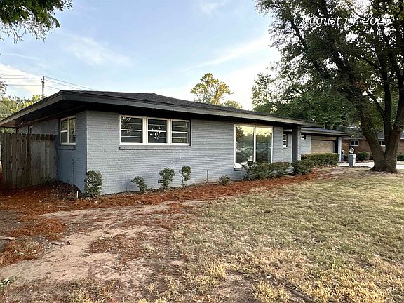 2nd image of 1603 Carol Ln