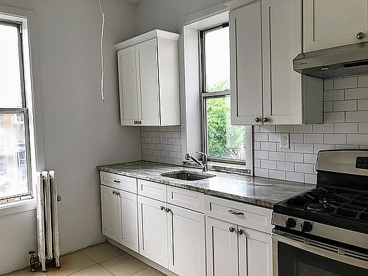 5th image of 272 Sackett St #5
