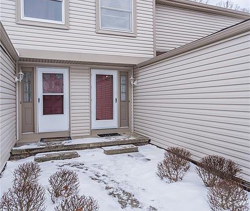 2nd image of 118 Maria Ave #6B