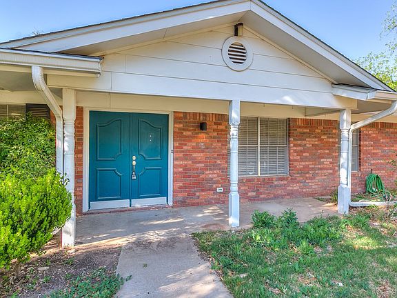 3rd image of 2708 Canyon Creek Dr