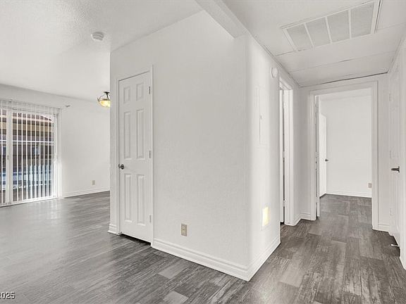 5th image of 5422 River Glen Dr Unit 373