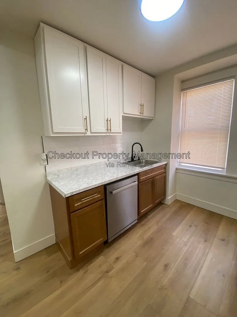 1 bed, 1.0 bath, 1000 sqft, $895 — Photo 1