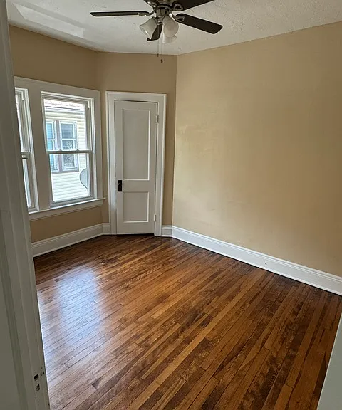 2547 E 127th St #2 — Photo 9