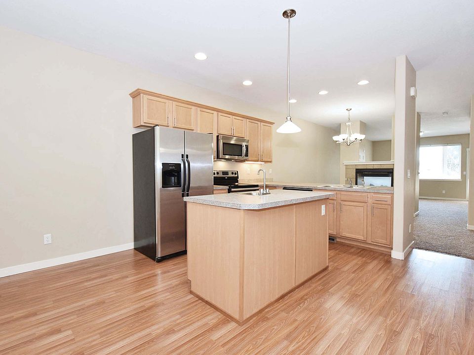 1st image of 547 SE 128th Ave