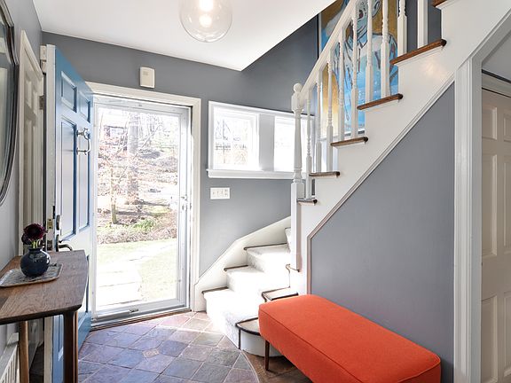 3rd image of 221 Judson Ave