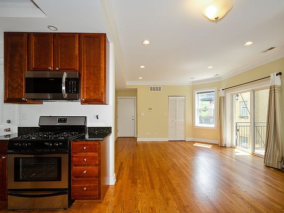 5th image of 7054 N Damen Ave #2
