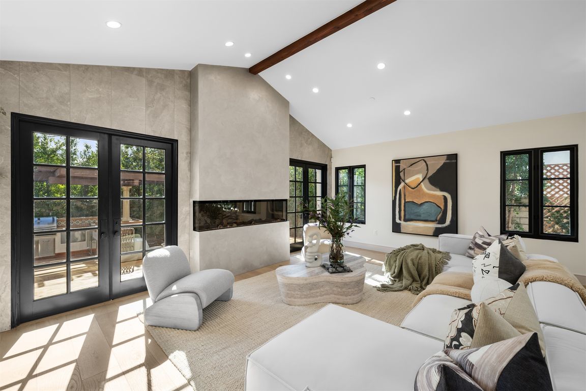 next background image