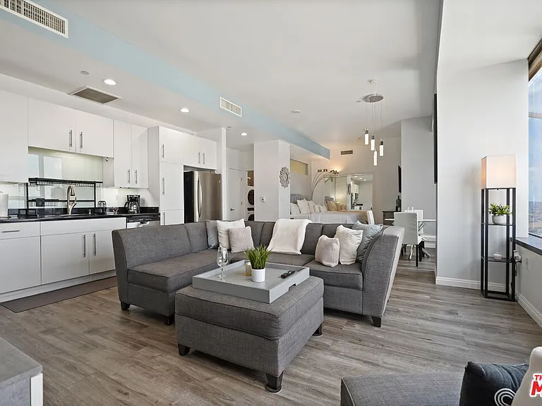 1100 Wilshire Blvd #2201 — Photo 7