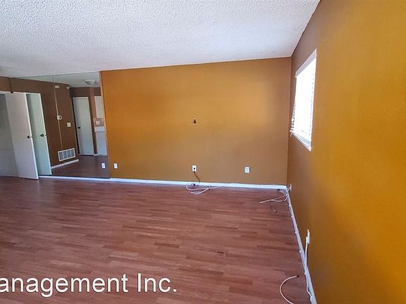 3rd image of 989 W Sierra Madre Ave APT 4