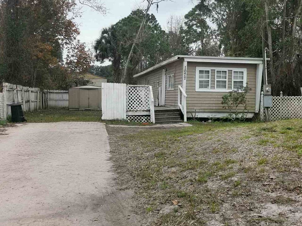 2nd image of 1077 Collier Blvd