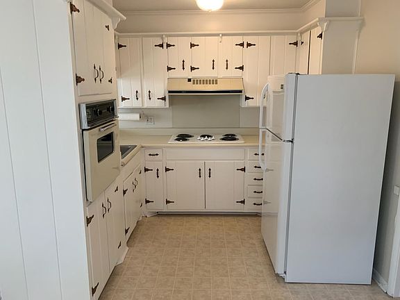 4th image of 1202 Beechwood Ave