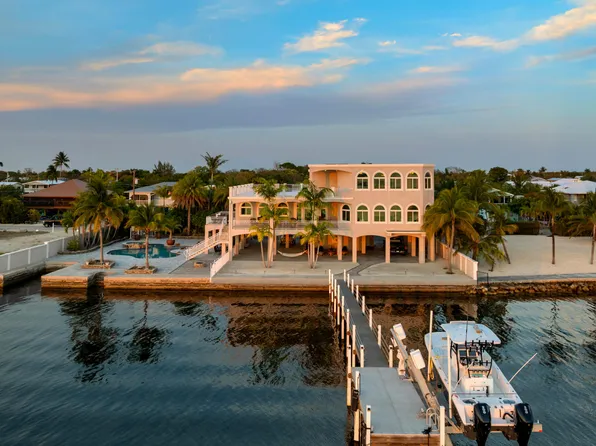 3742 Sea Grape St, Big Pine Key, FL 33043