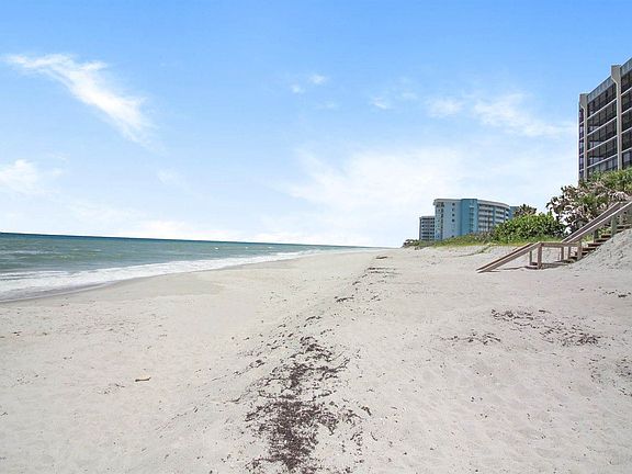 5th image of 1125 Highway A1a APT 304